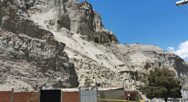 Deslizamiento de talud en la avenida Alexander de La Paz: alerta, contención y medidas de seguridad
