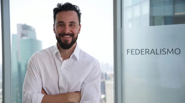 Juan Pablo Velasco presenta la Gran Santa Cruz: proyecto tecnológico y ruta al federalismo en Bolivia
