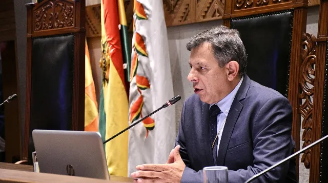 Polémica en por el nombramiento del fiscal general interino